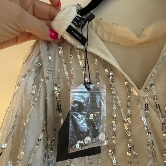 NWT Vero Moda white w/ silver mesh & sequin dress Sz Medium - Picture 3 of 4